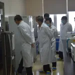 Đoàn lãnh đạo bộ NN&PTNN  thăm phòng lab 4